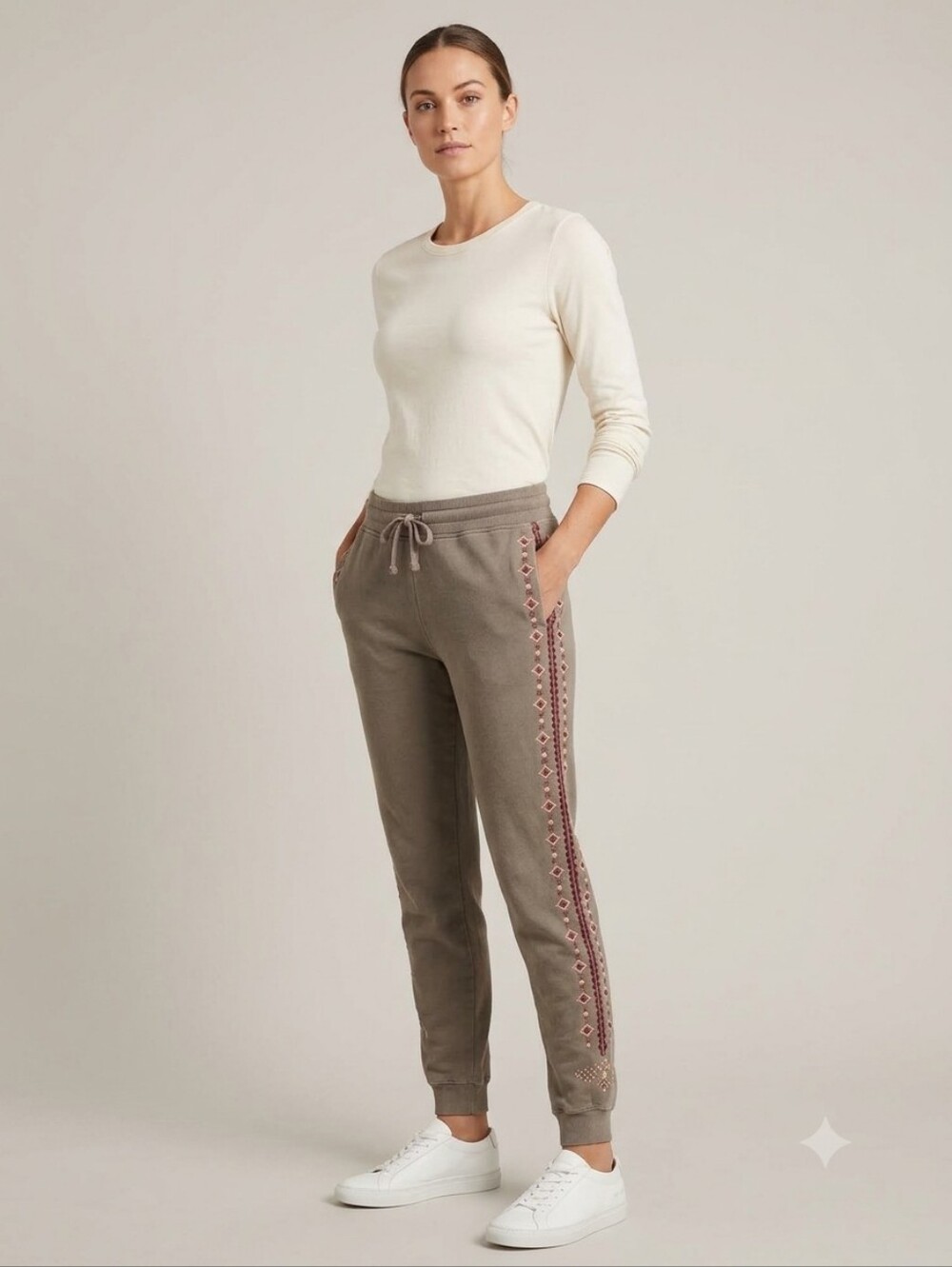 Driftwood Stevie Embroidered Sweatpants Size Medium